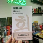 Fotografía de la portada del Libro Blanco de Han Kang 9786287638969
