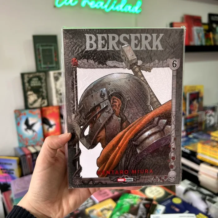 Fotografía de la portada del Manga Berserk Tomo 06 9786075281032